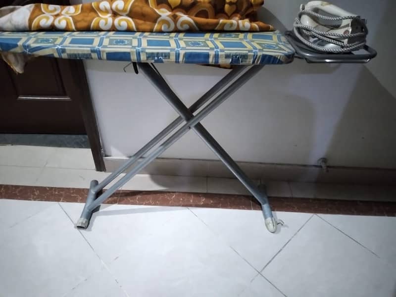 iron stand table 1