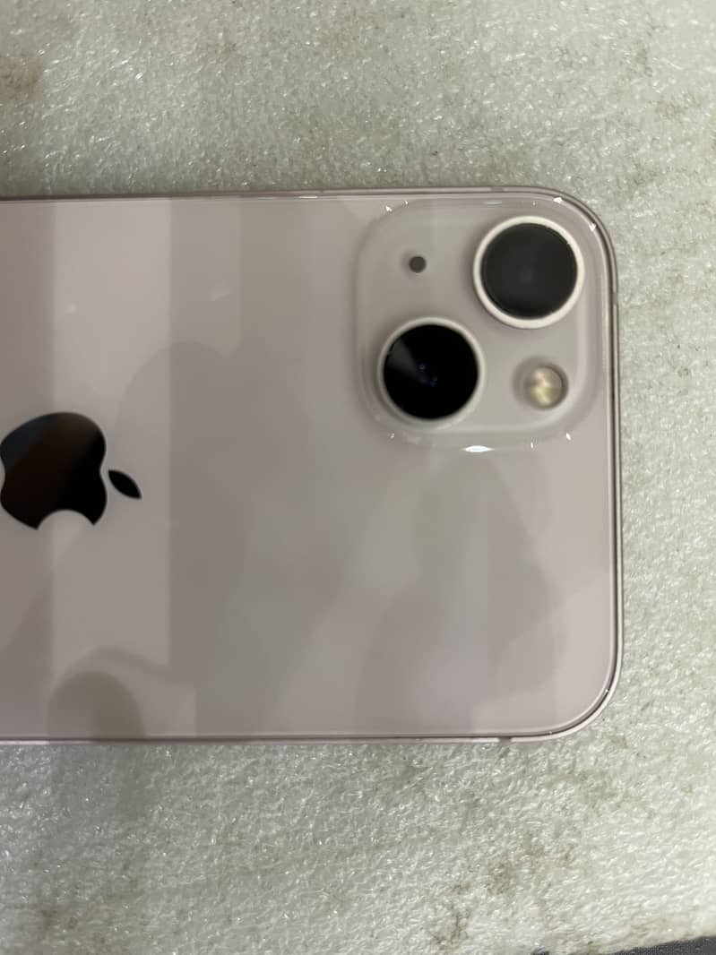 Apple iPhone 13 4