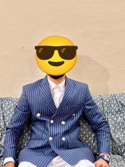 shine ma ha white pant ha brand ki Sath white shirt and cot full