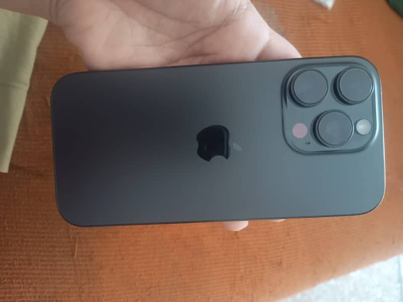 Apple iPhone 16 Pro jv 1