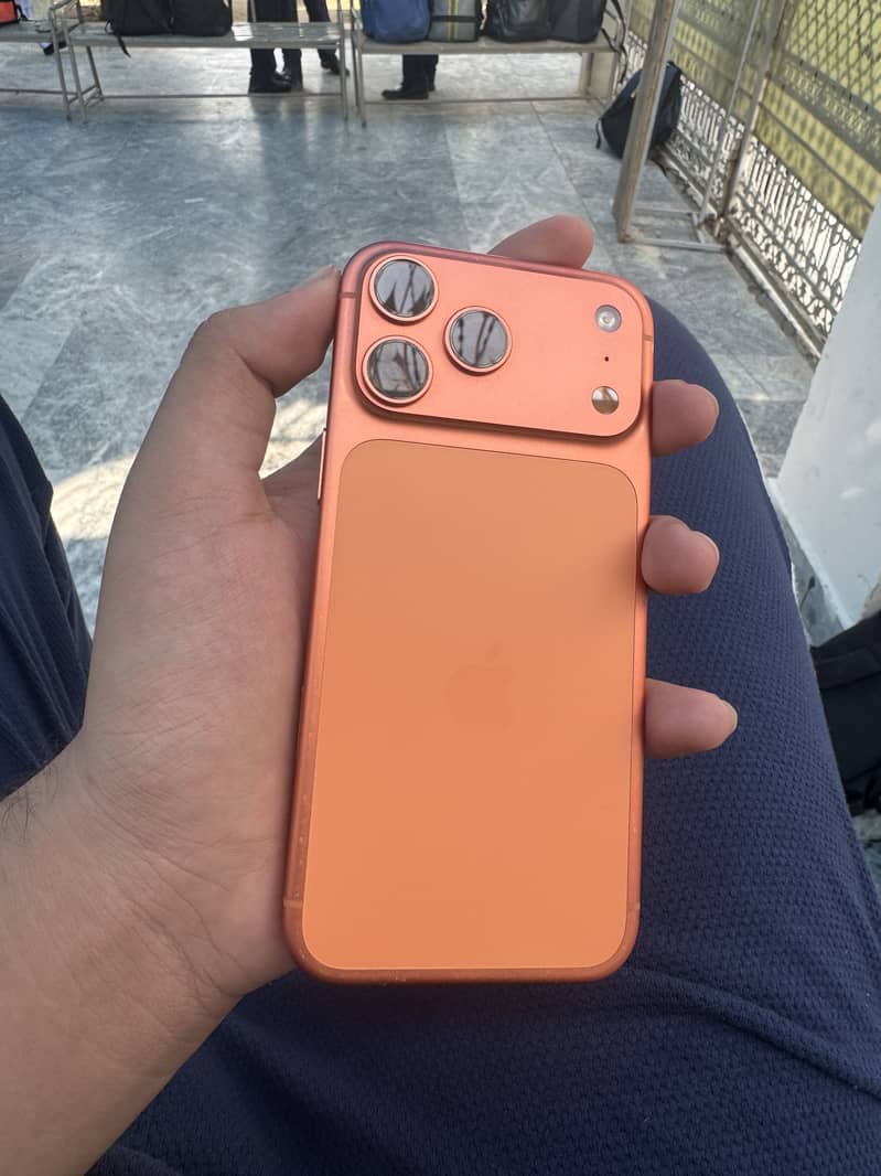 Apple iPhone 17 Pro Max 0
