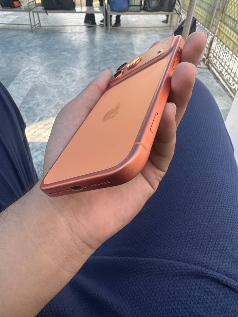 Apple iPhone 17 Pro Max 3
