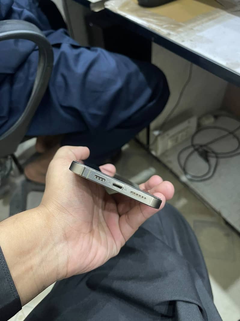 Apple iPhone 14 Pro Max 1