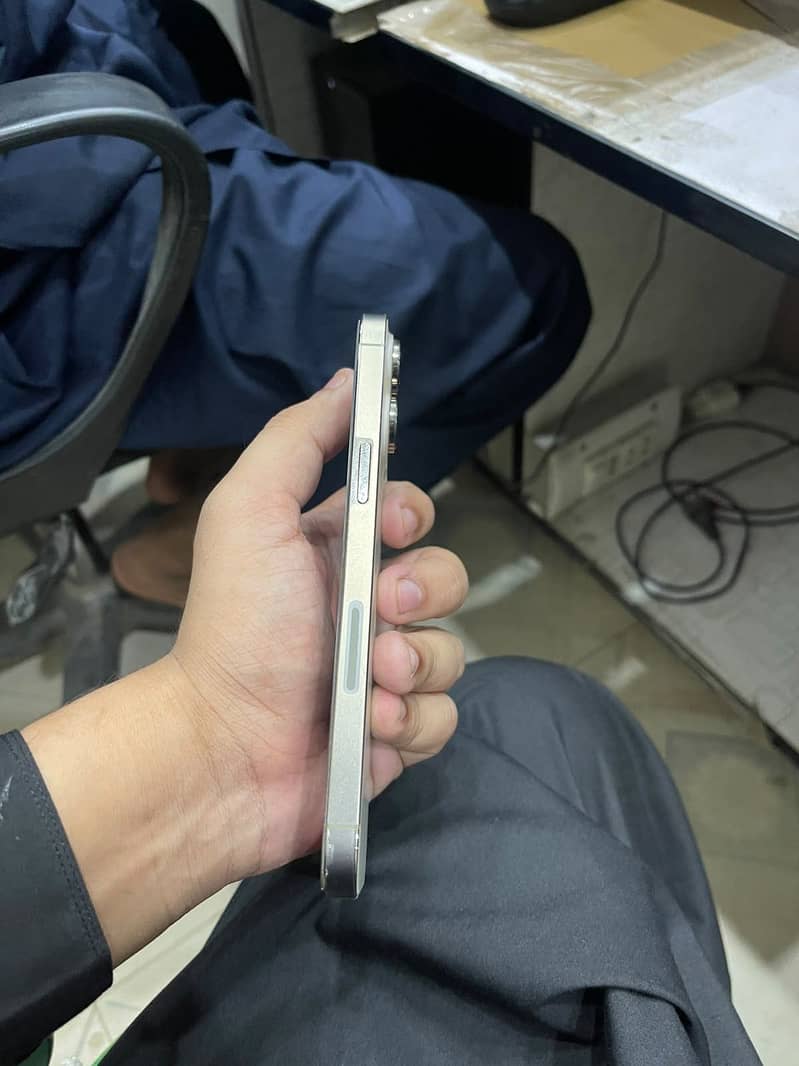 Apple iPhone 14 Pro Max 2