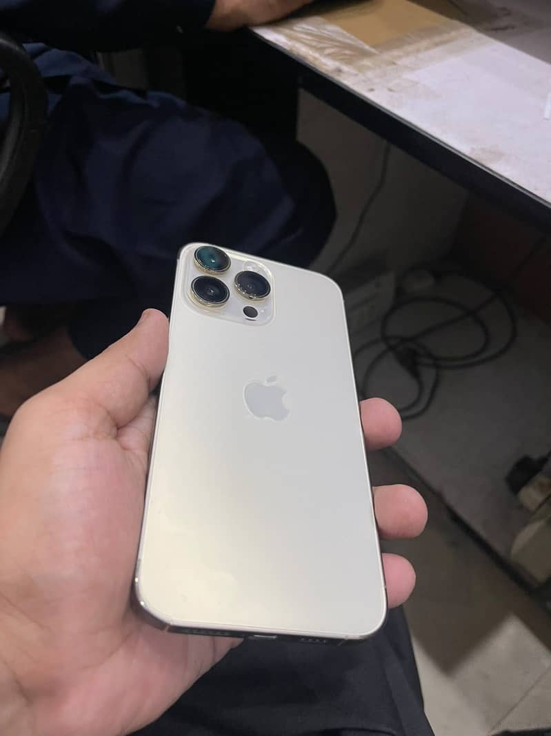 Apple iPhone 14 Pro Max 3
