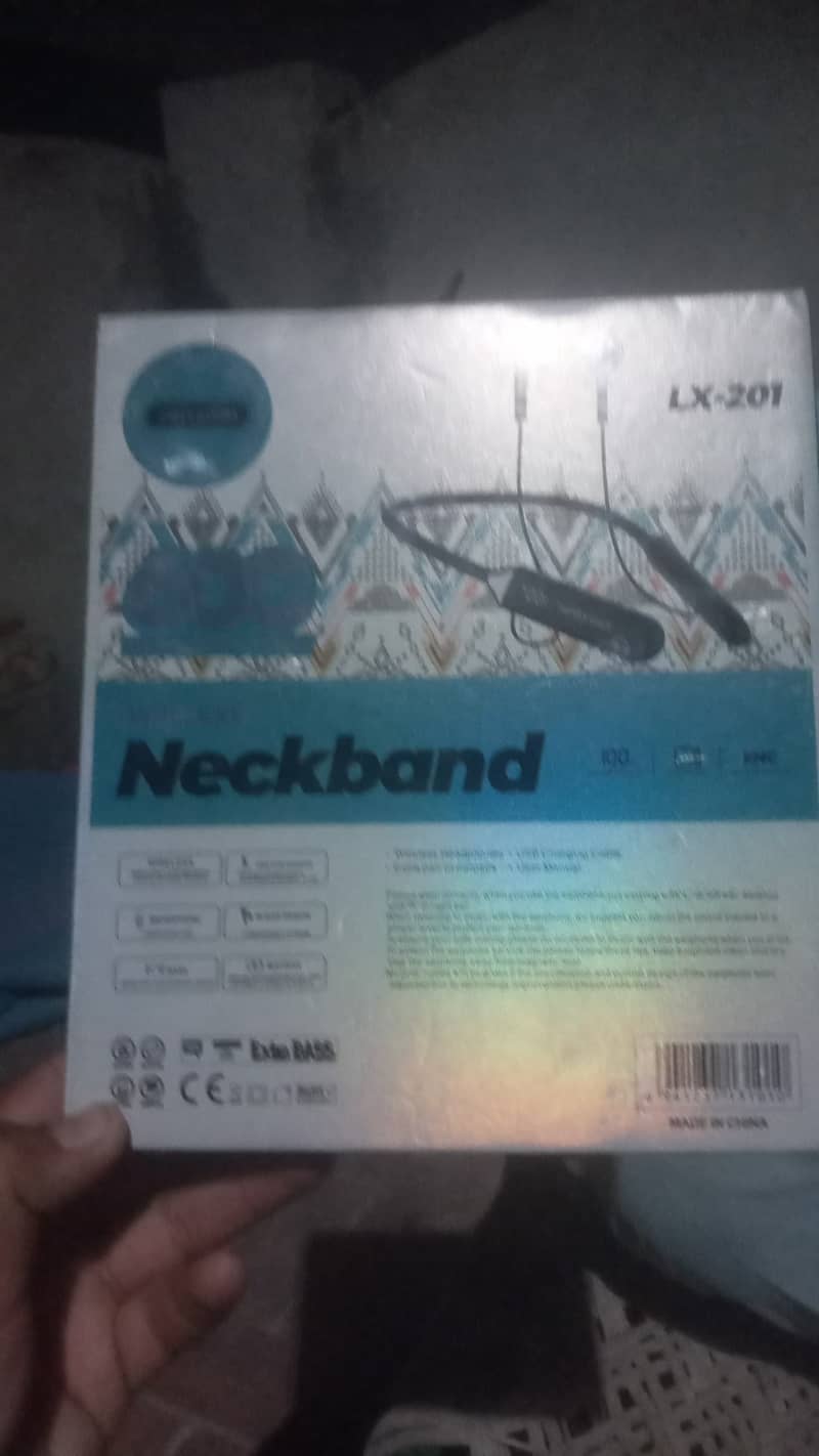 Neckband 0