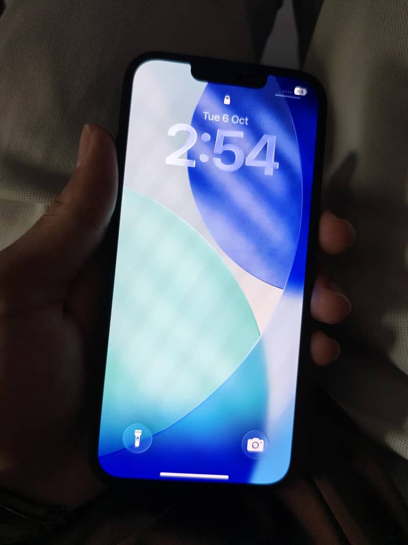 Apple iPhone 13 4