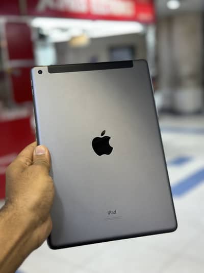 IPAD 9TH GENERATION 256GB CELLULAR + Wifi Sim supported 10/10