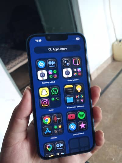 Apple iPhone 13