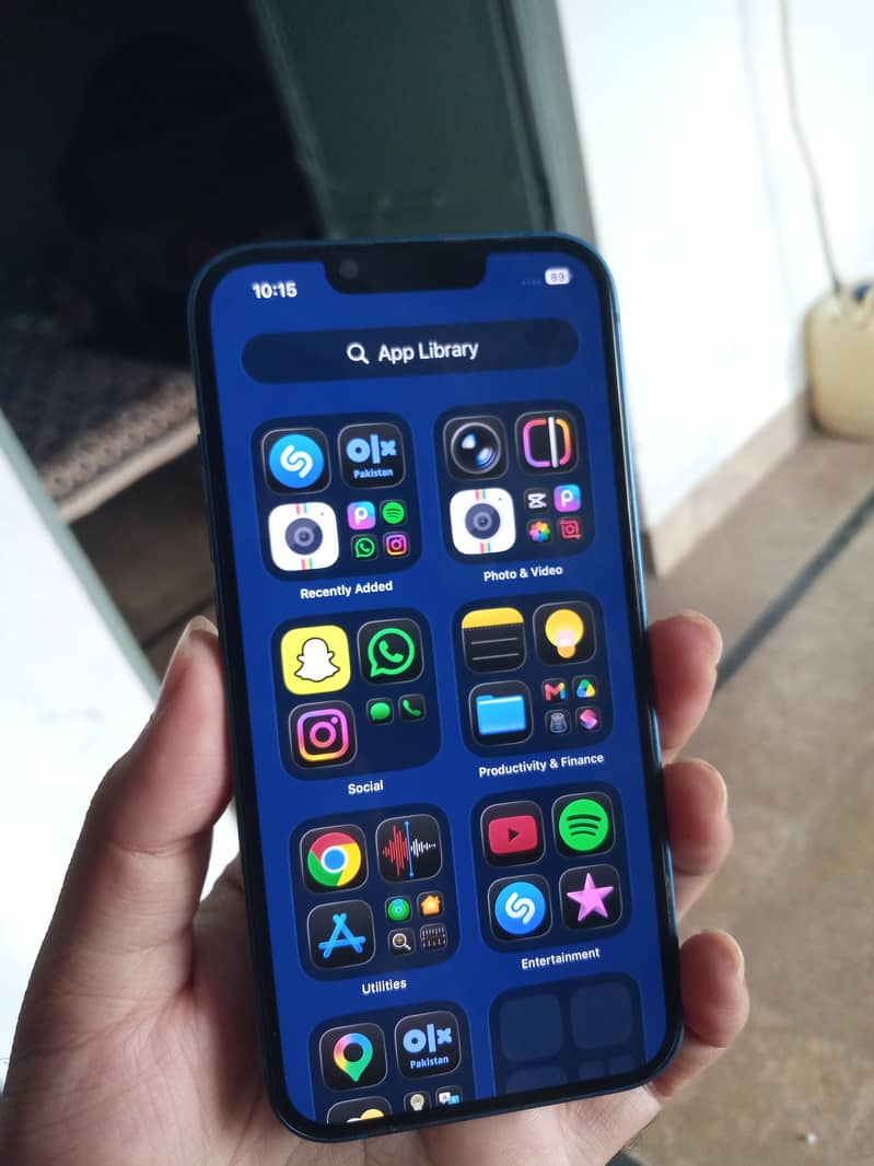 Apple iPhone 13 0