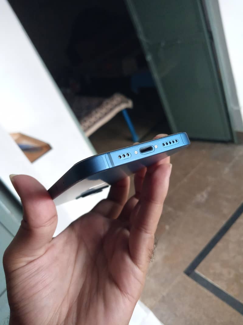 Apple iPhone 13 3
