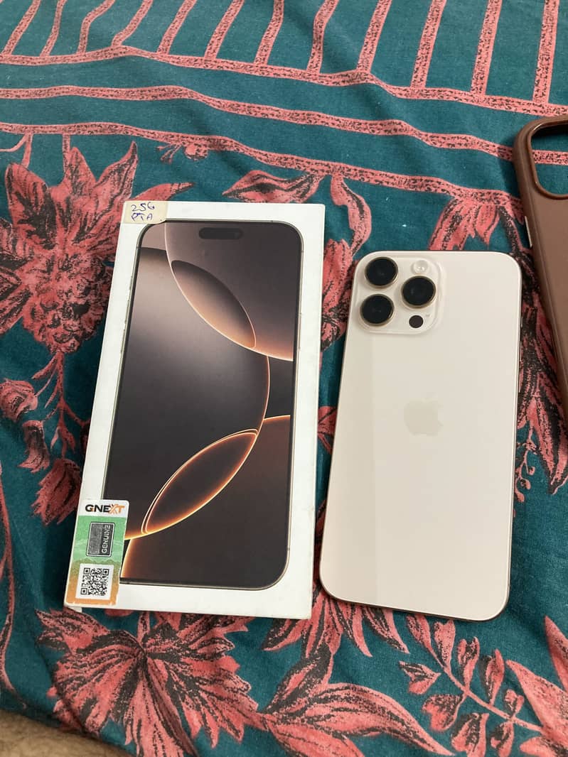 Apple iPhone 16 Pro Max 0