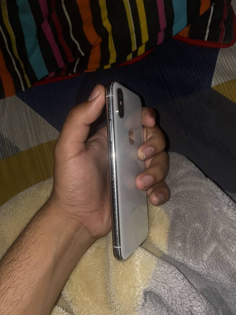 Apple iPhone X 3