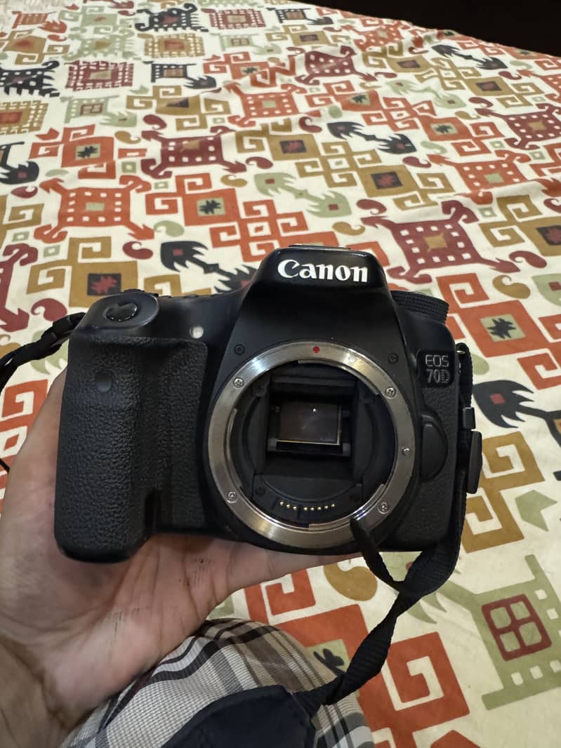 Canon EOS 70D 4