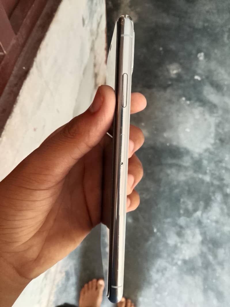 Apple iPhone XS Max 2