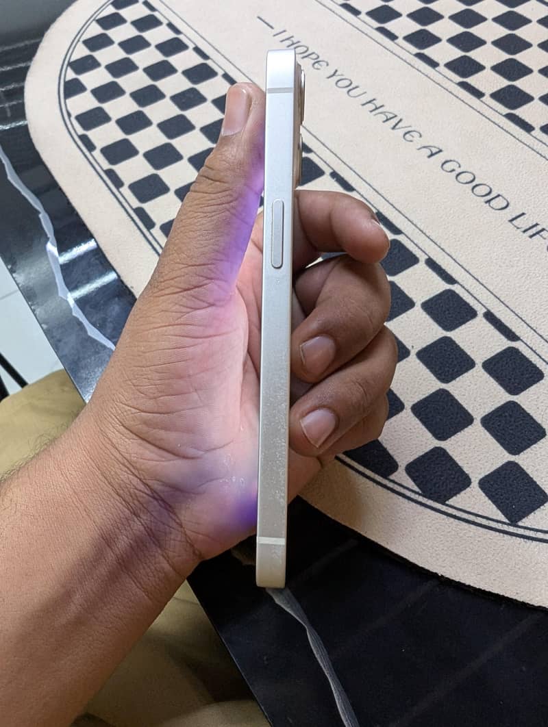 Apple iPhone 13 3