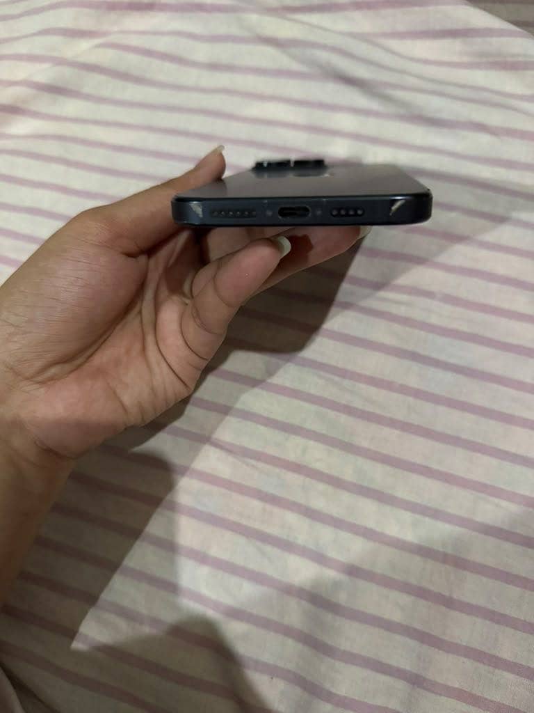 Apple iPhone 15 Pro Max 2