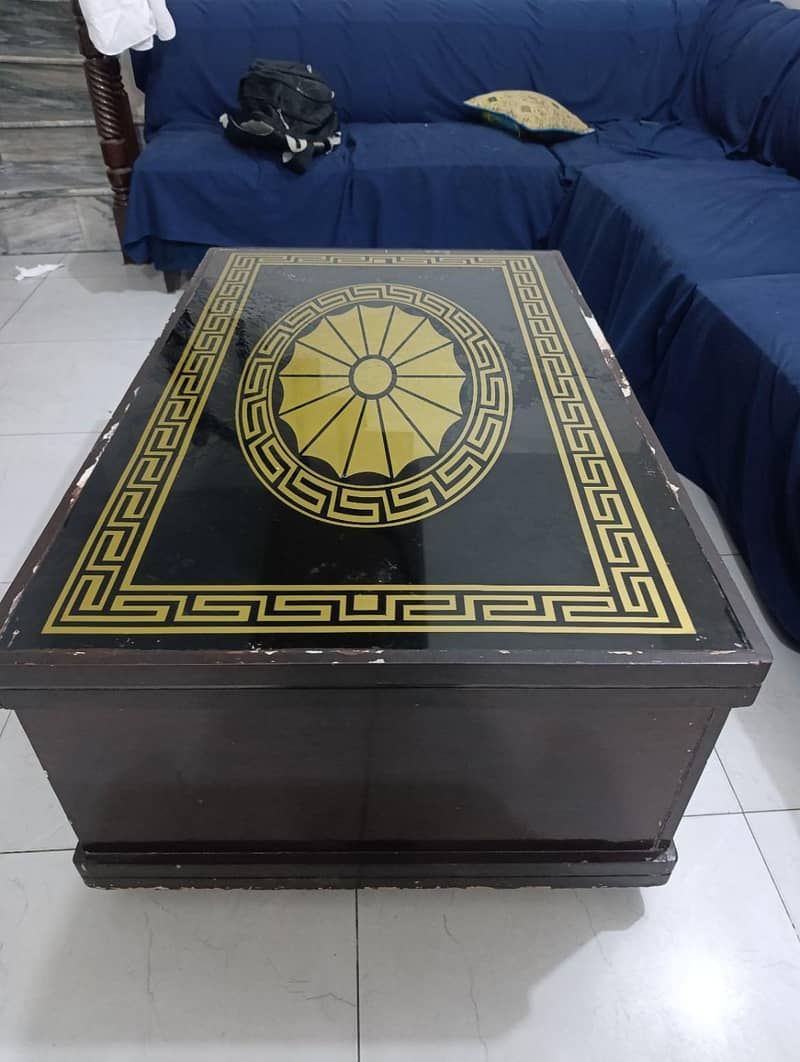 TV launch wood table 0