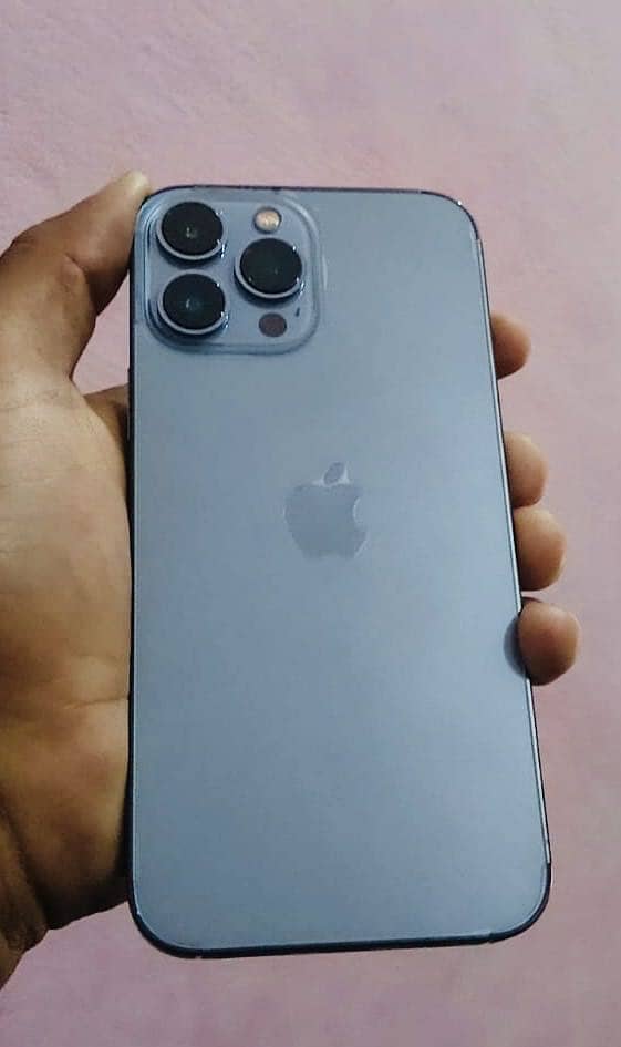 Apple iPhone 13 Pro Max 4