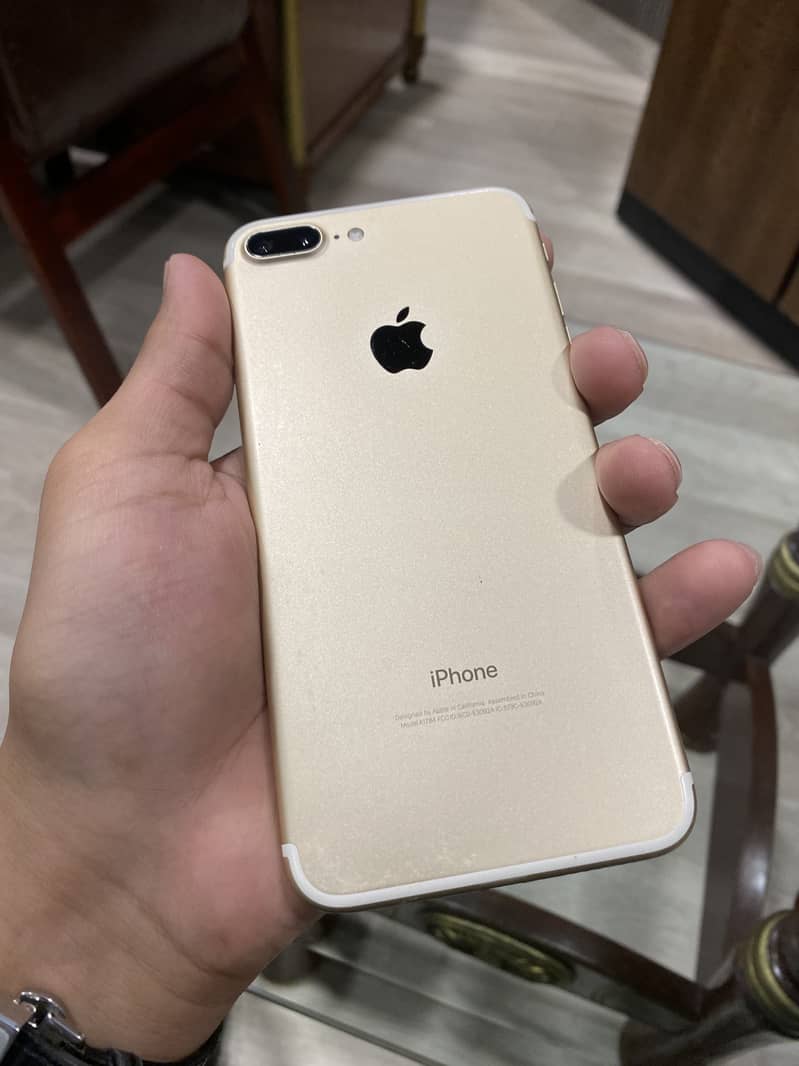 Apple iPhone 7 Plus 0