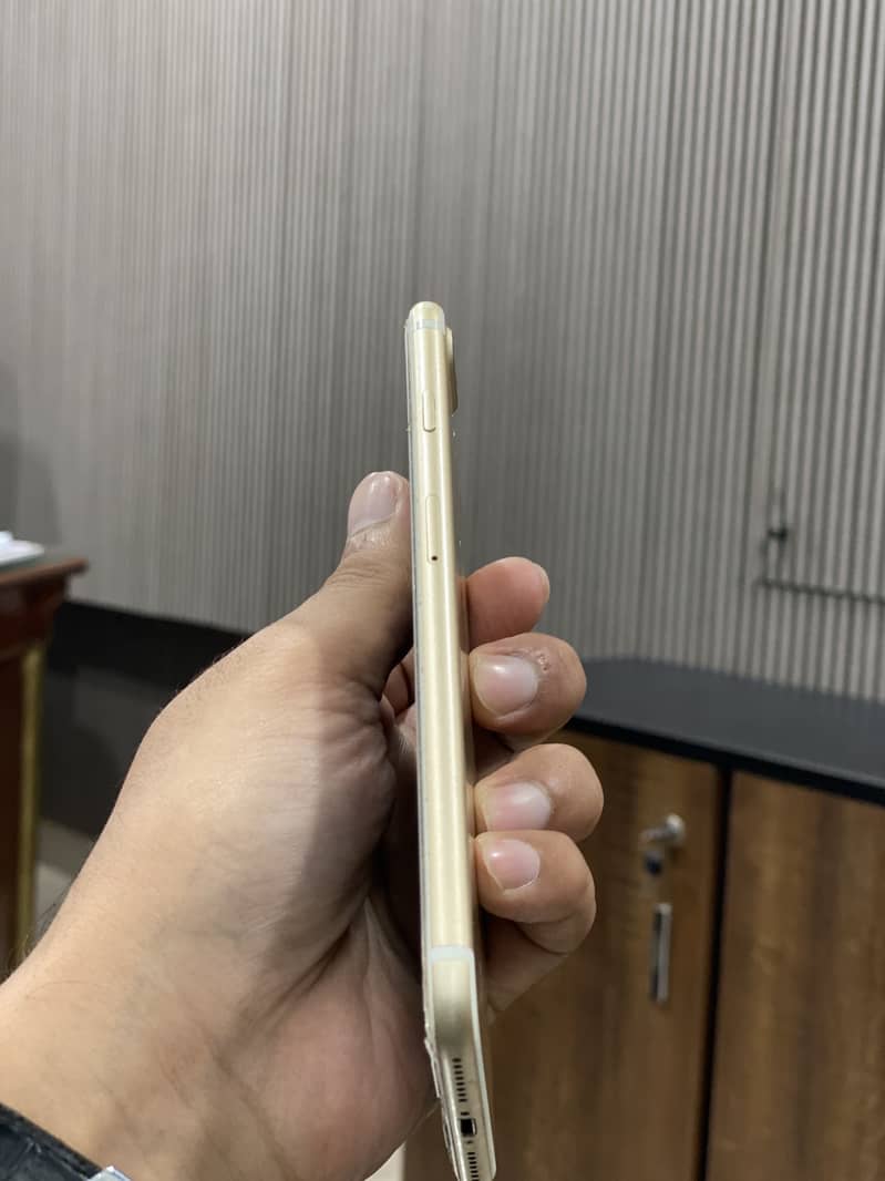 Apple iPhone 7 Plus 1