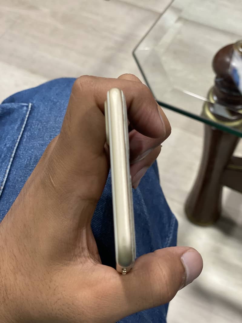 Apple iPhone 7 Plus 2