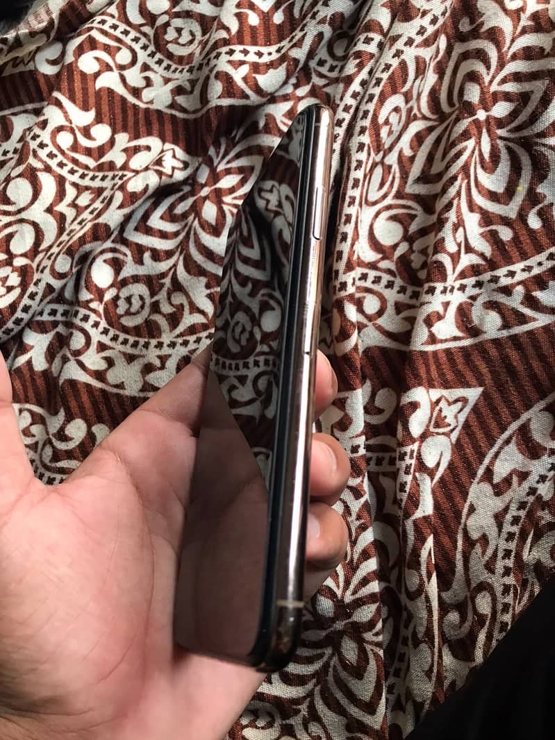 Apple iPhone 11 Pro Max 5