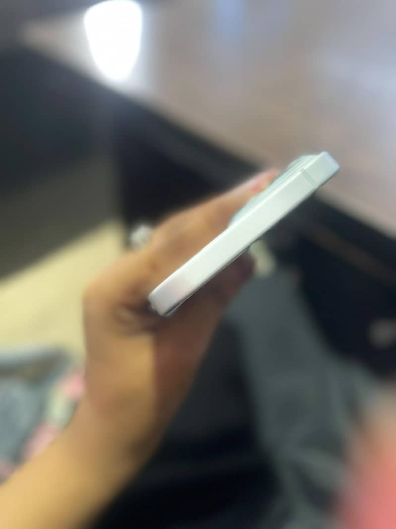 iphone 15 4
