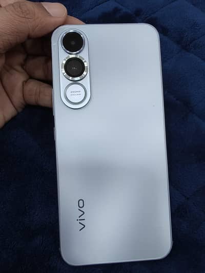 Vivo V70 FE 5G 200 Mp Camera 9 month warranty