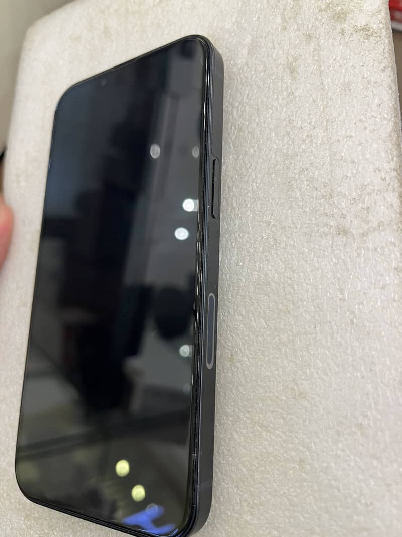 Apple iPhone 13 2
