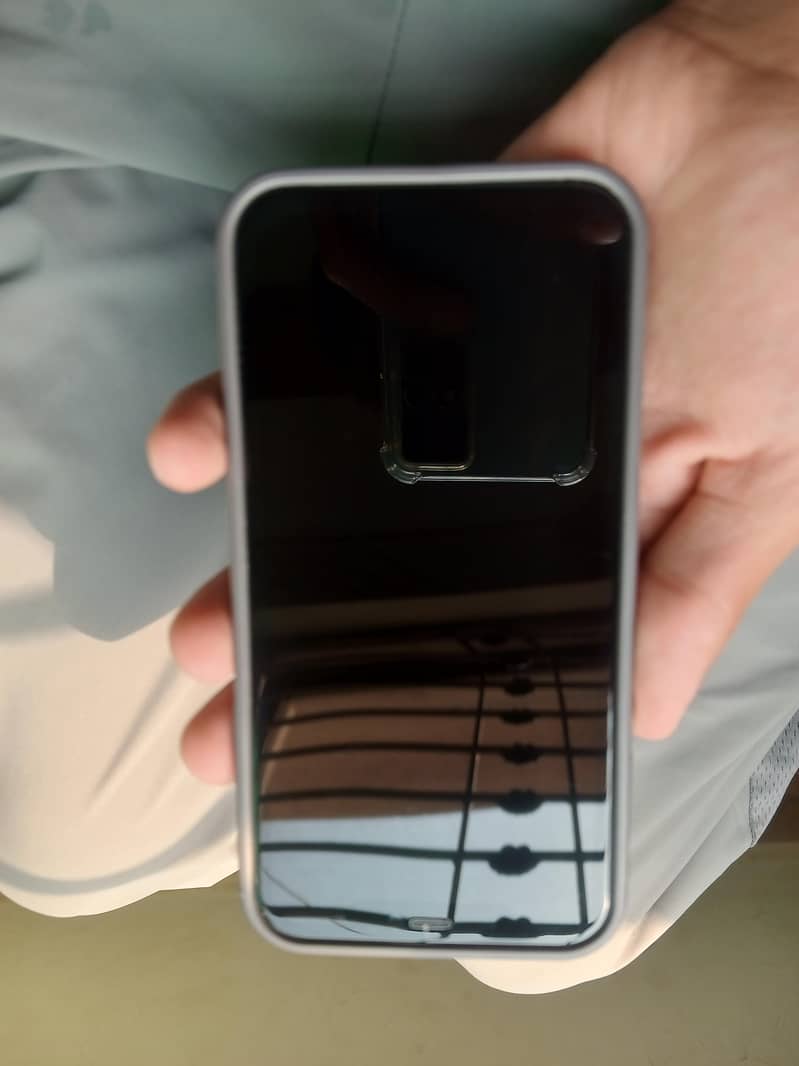 iPhone 11 3