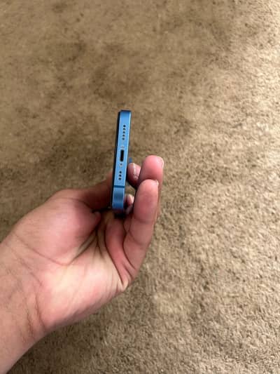 Apple iPhone 13