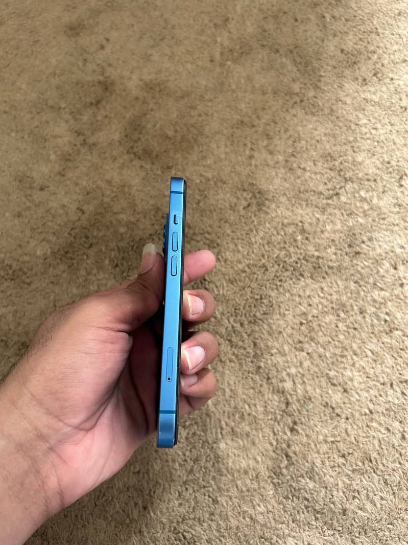 Apple iPhone 13 1