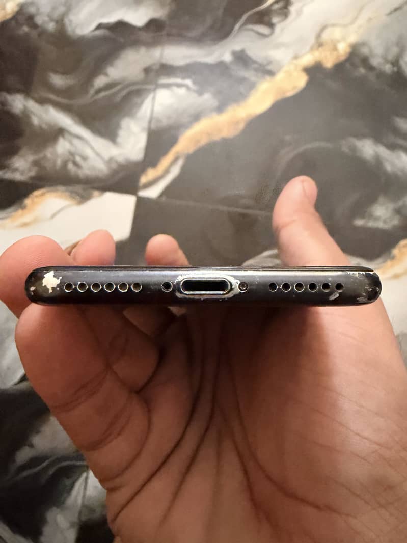 Apple iPhone 7 3