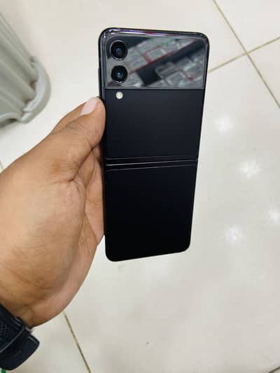 Samsung Galaxy Z Flip 3 | Used | Non-PTA |