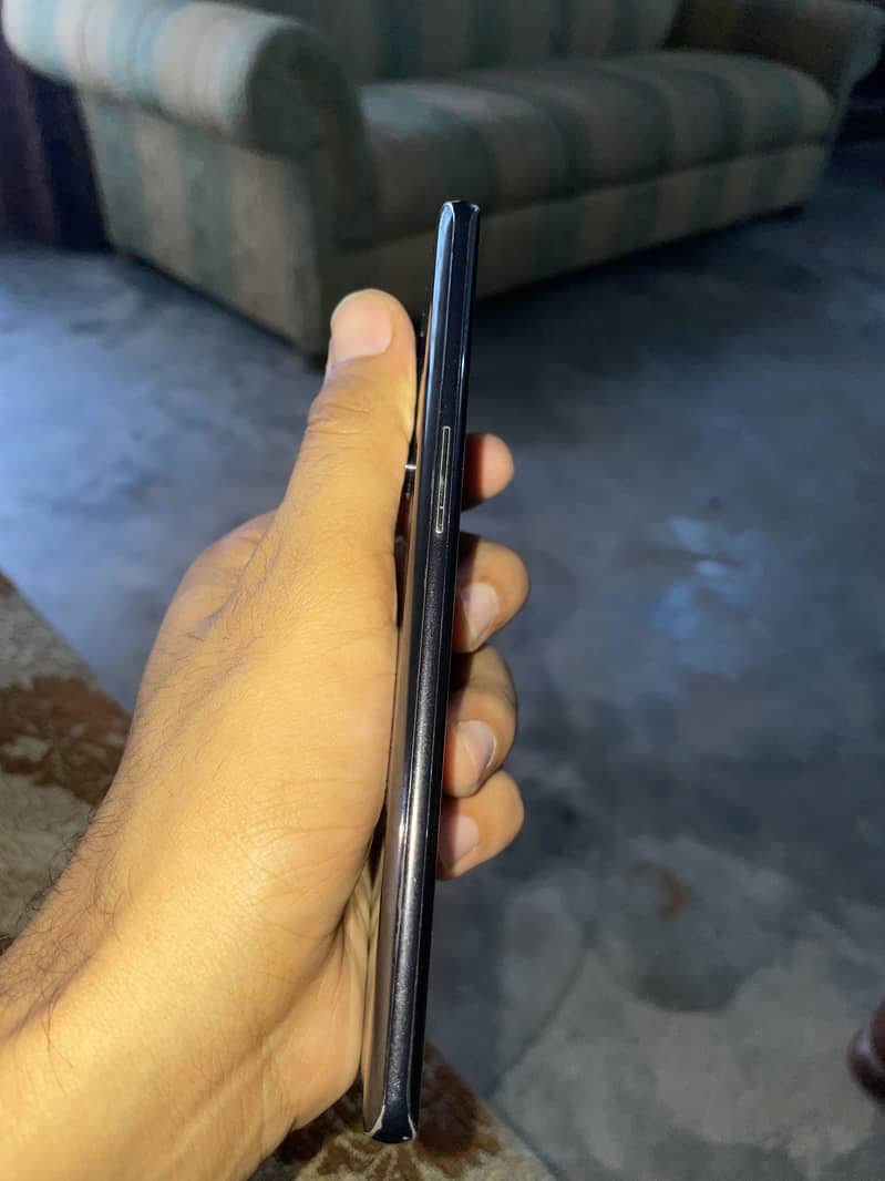 One Plus 8 5G 4