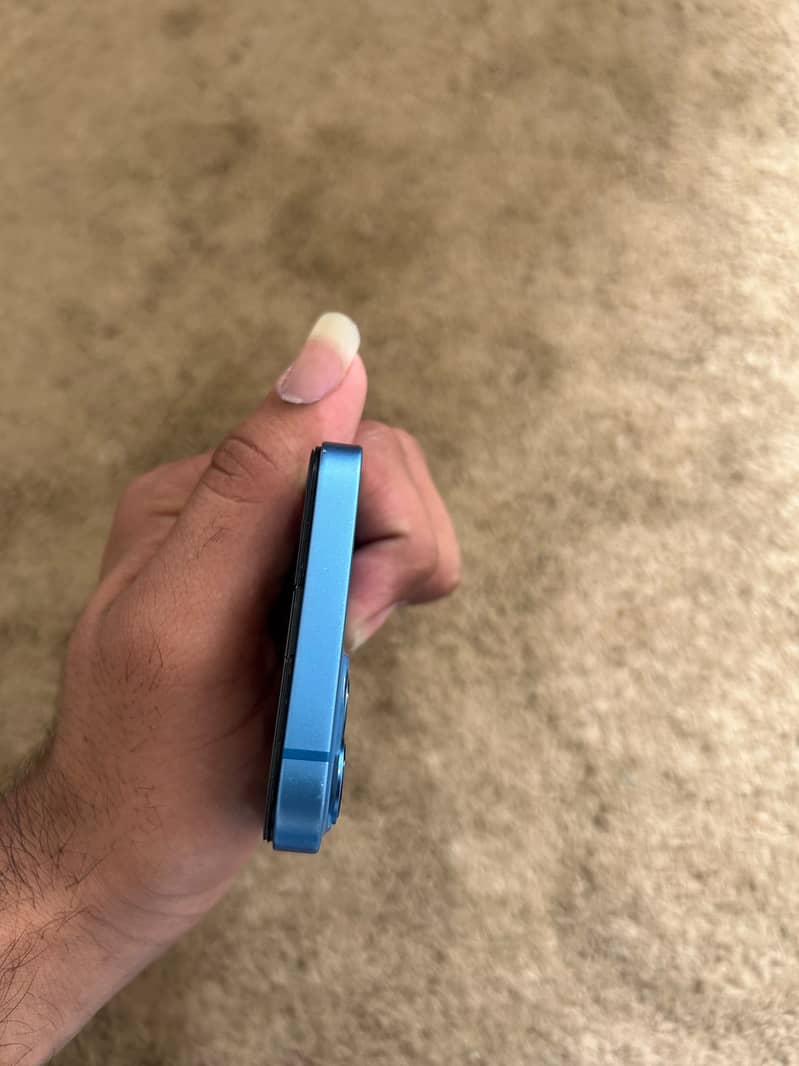 Apple iPhone 13 0