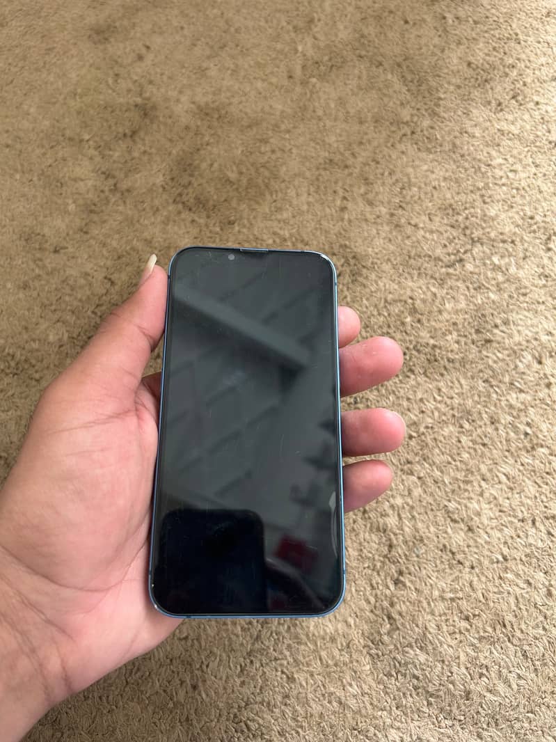 Apple iPhone 13 2