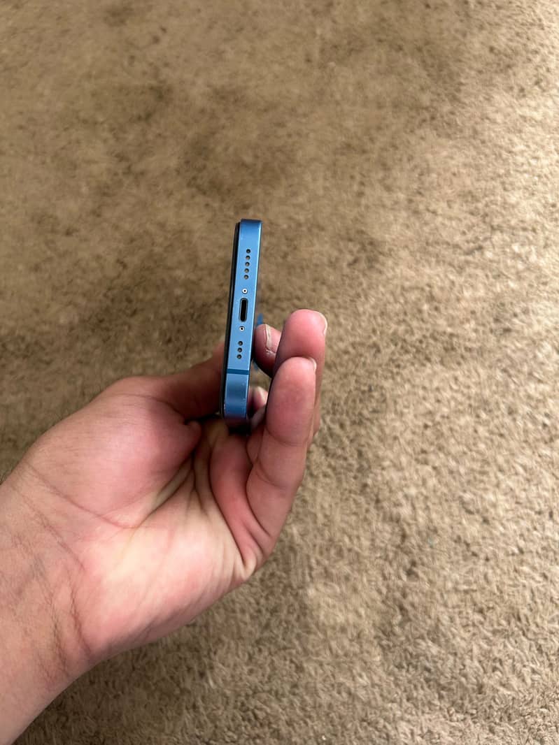 Apple iPhone 13 4