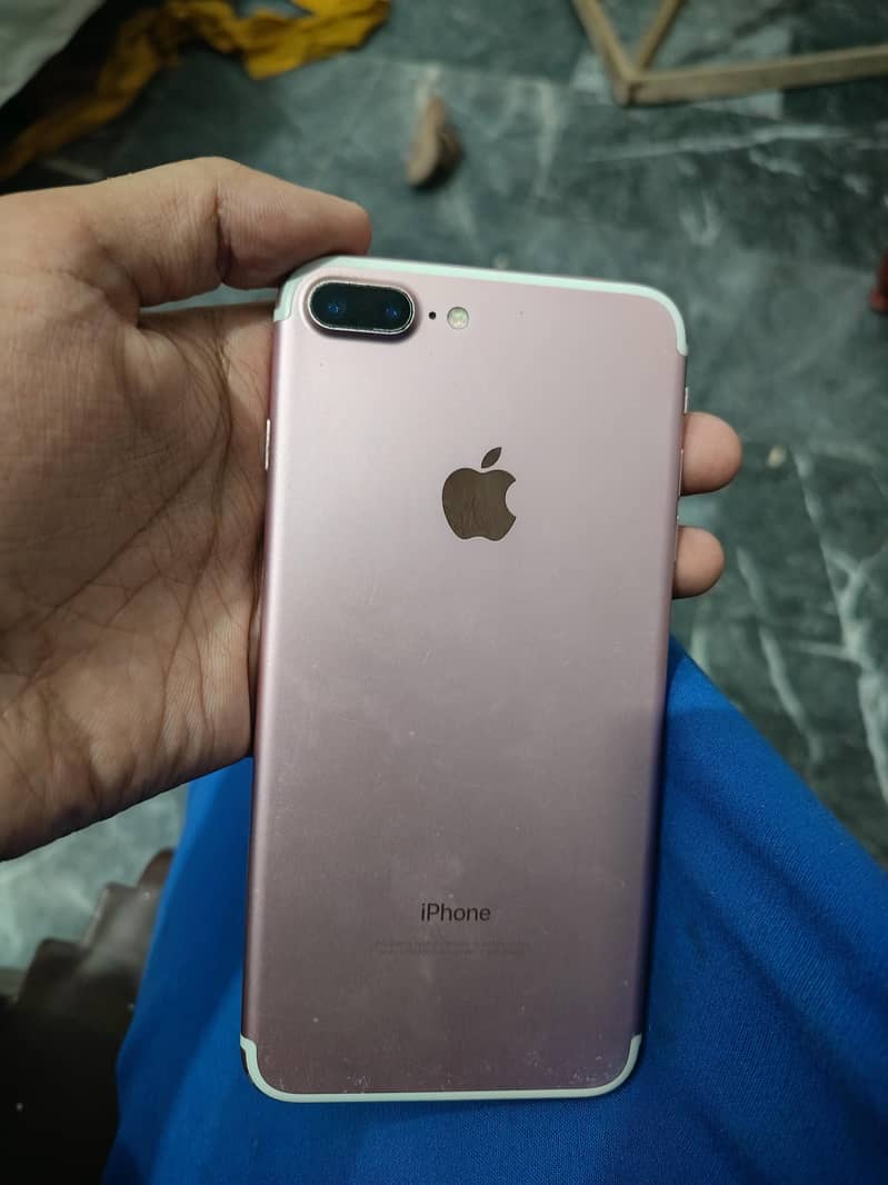 Apple iPhone 7 Plus 1
