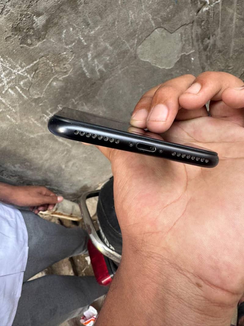 Apple iPhone 7 Plus 6