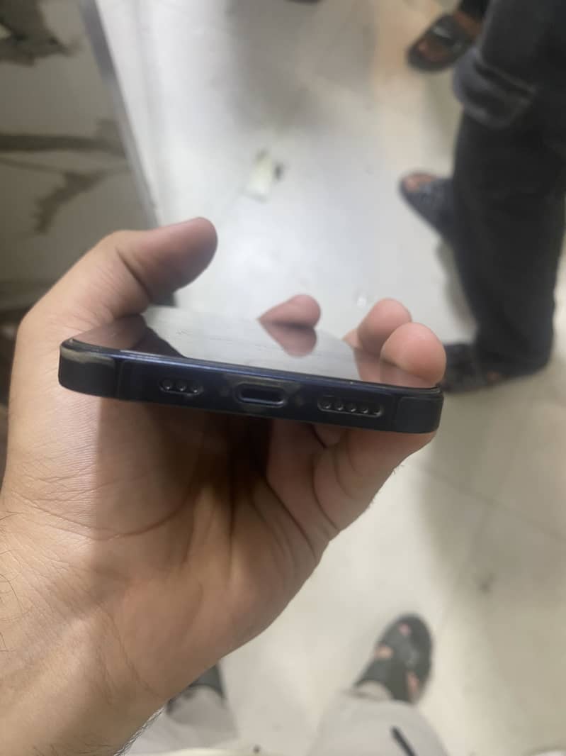 Apple iPhone 13 1