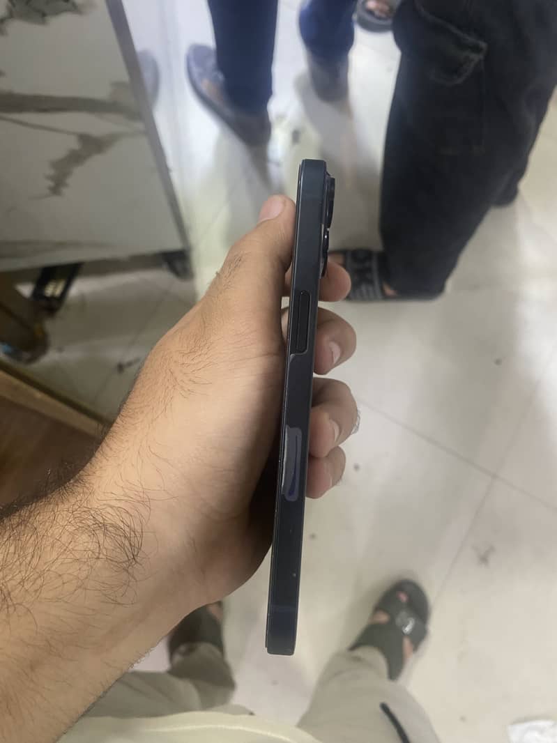 Apple iPhone 13 3