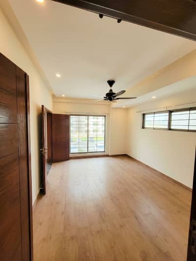 Prime 10 Marla 3-Bedroom House for Sale in Askari 10, Lahore Modern Design & Premium Location