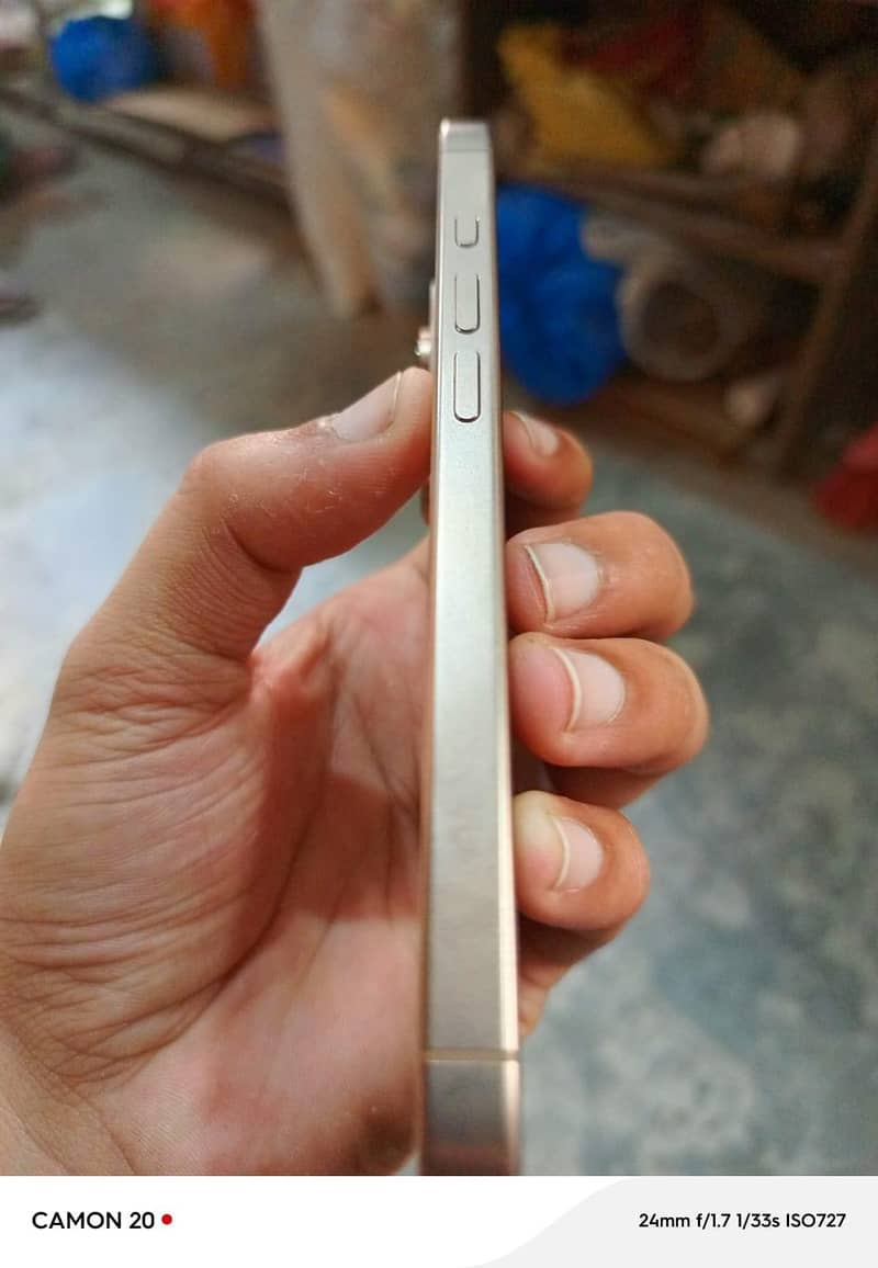Apple iPhone 16 Pro 1