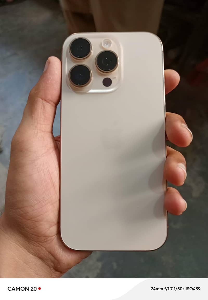 Apple iPhone 16 Pro 4