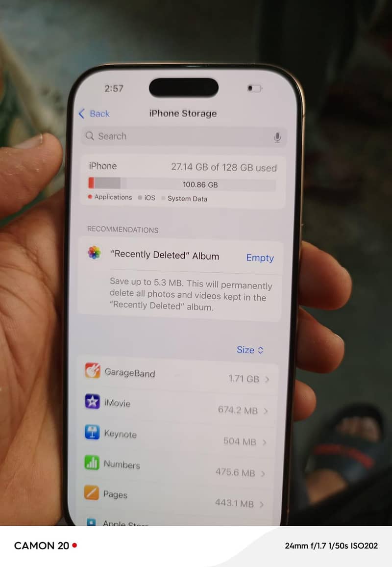 Apple iPhone 16 Pro 9