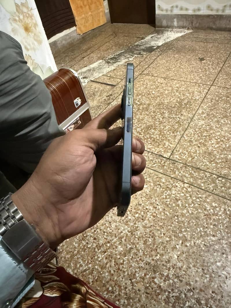 Apple iPhone 12 Pro Max 3