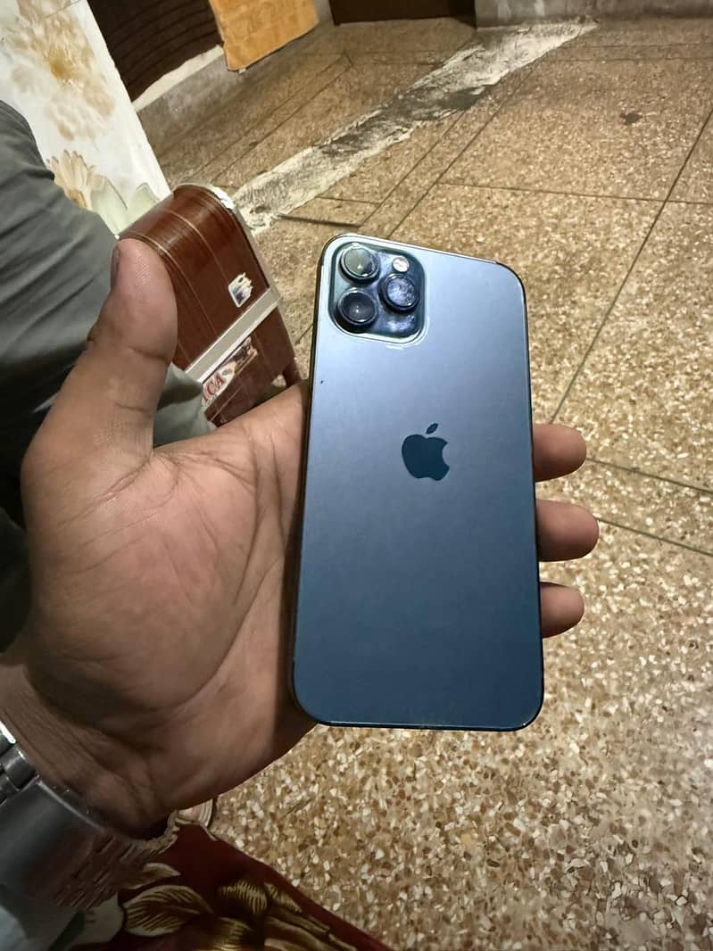 Apple iPhone 12 Pro Max 4