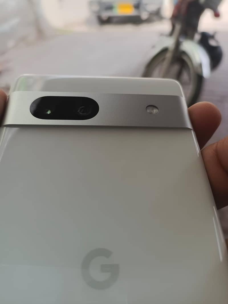 Google Pixel 7a 1